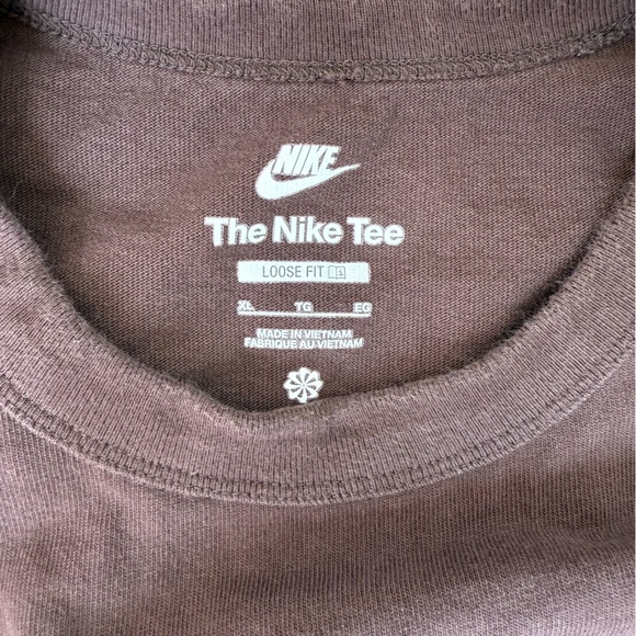 Nike Loose Fit Long Sleeve Pocket Tee - Picture 6 of 7